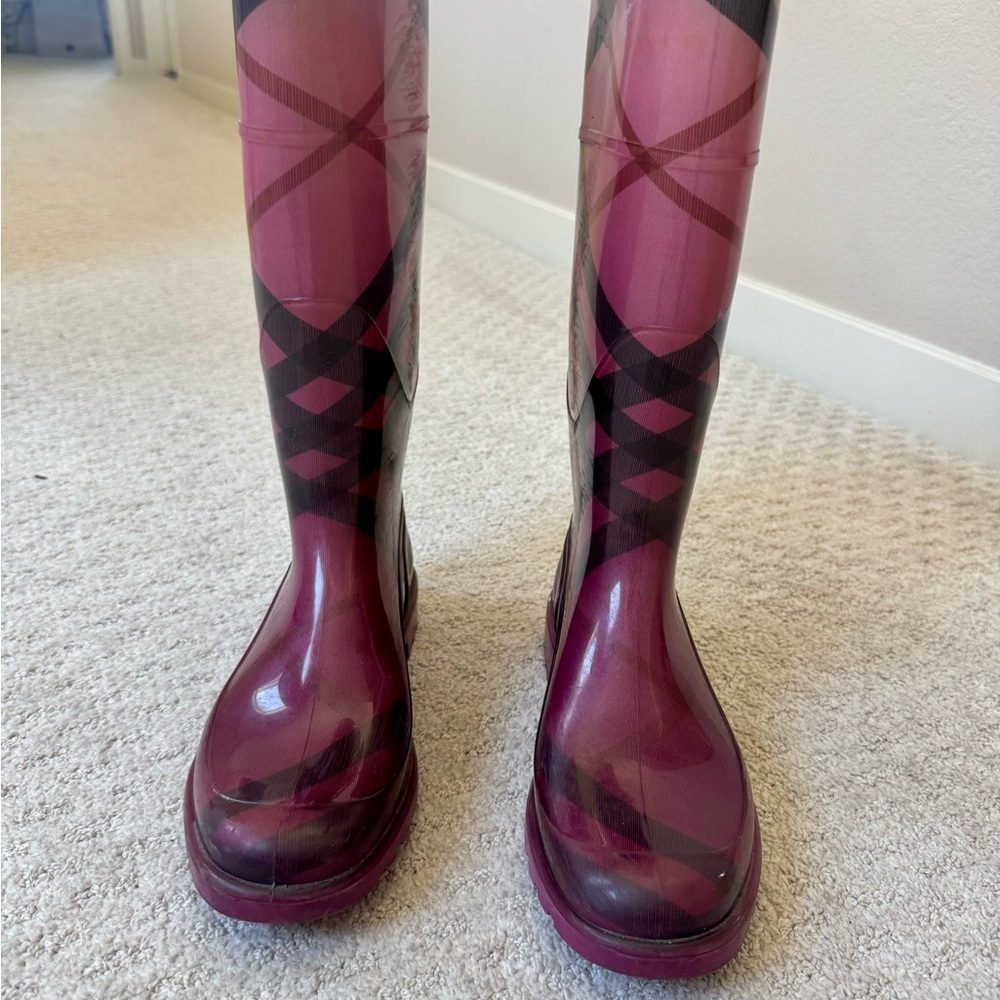 Burberry Pink Ombre Rain Boots - Picture 7 of 13